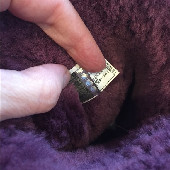 UGG 5803 Bailey Button boots sz 5 excellent cond - Picture 4 of 7